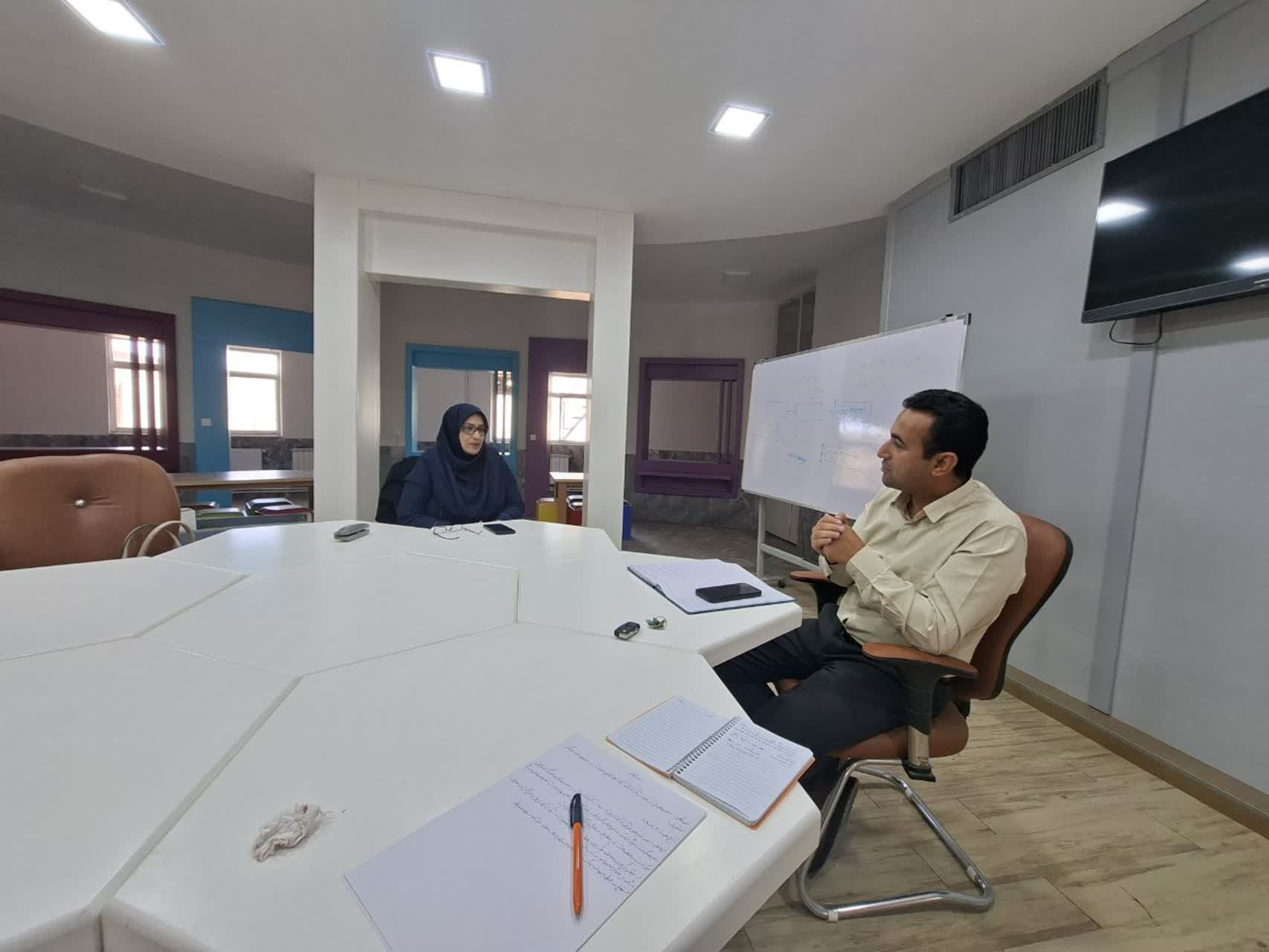 برگزاری دومین جلسه تخصصی تیم‌سازی واحد فناور "آوا فناوران ایمن صنعت سبز" با حضور مشاور حوزه نانو