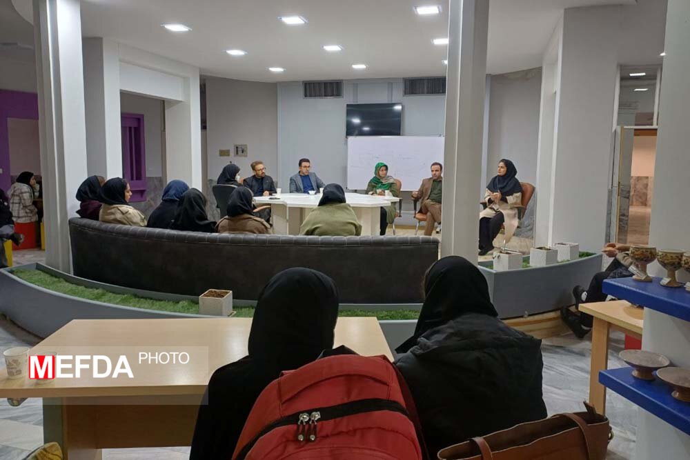 بازدید علمی دانشجویان مهندسی بهداشت حرفه‌ای و ایمنی کار از مرکز رشد فناوری سلامت دانشگاه علوم پزشکی گناباد